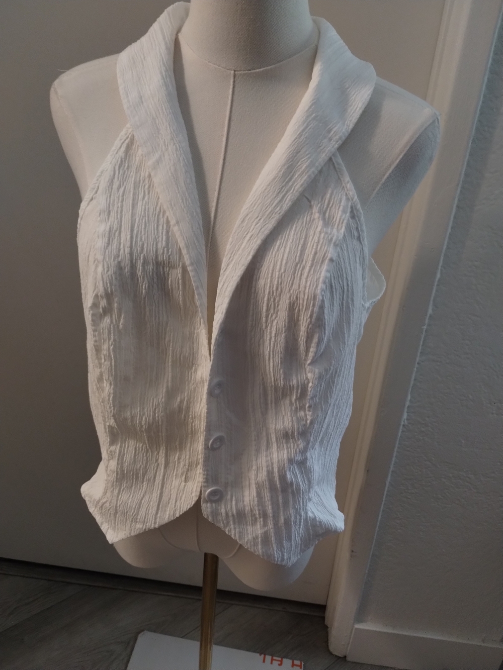 SHEIN White Textured Sleeveless Button-Front Bodysuit